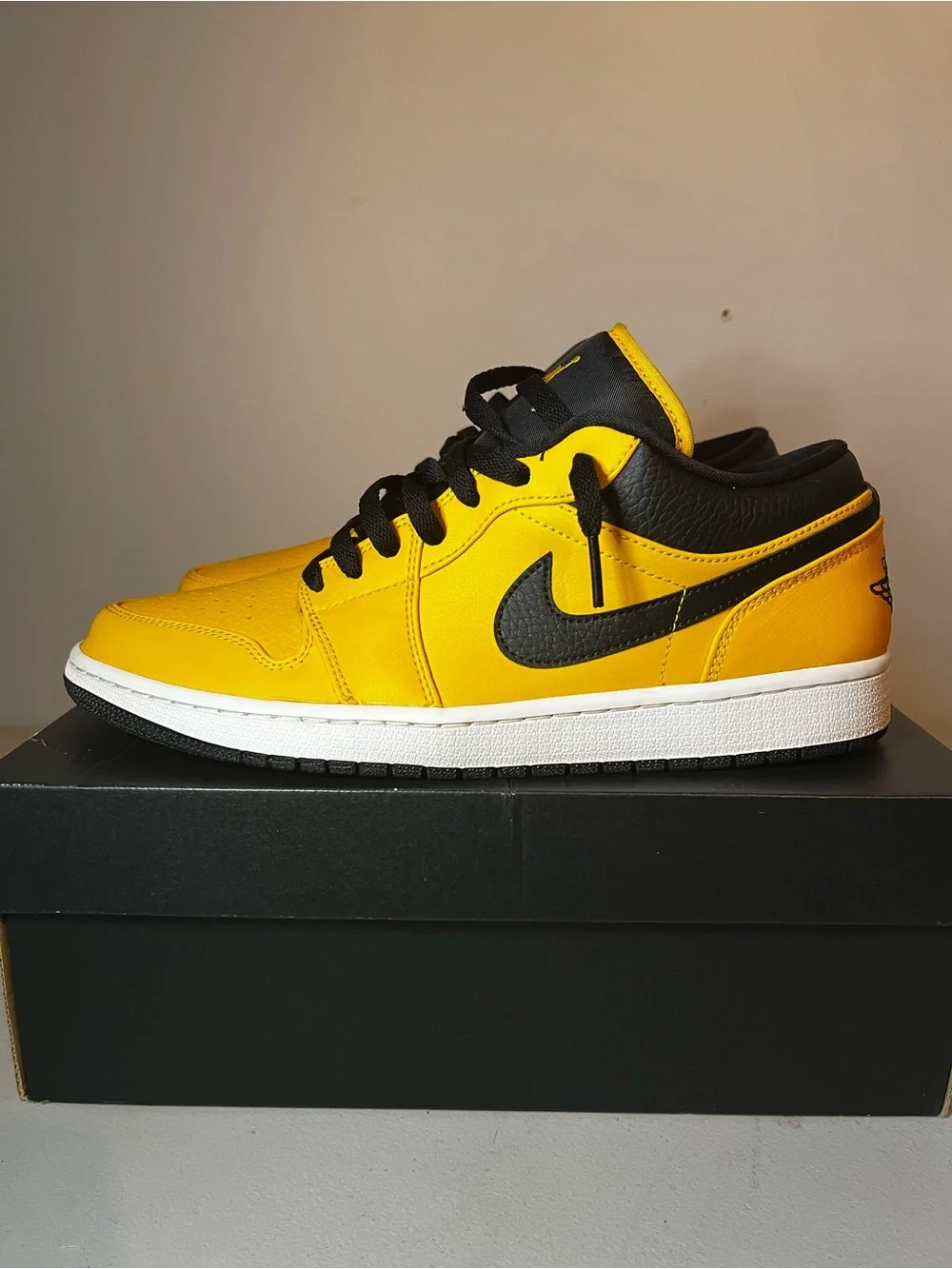 2020 Air Jordan 1 Low University Gold